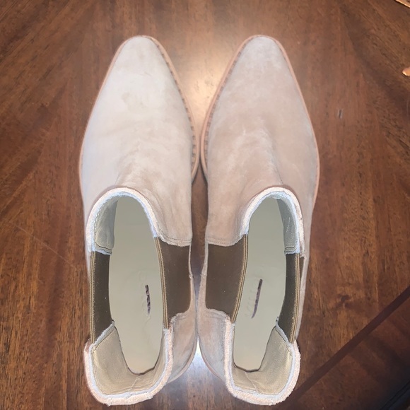 VINCE
‼️New $395.00  VINCE Italian Suede Chelsea Boots - Picture 6 of 11